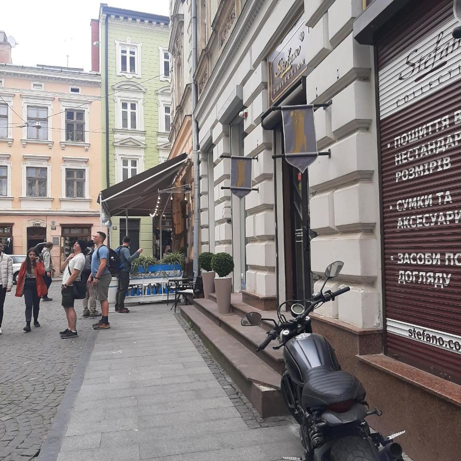 Простора І Вишукана Квартира В Самому Серці Львова Eksteriør billede